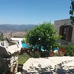 Georgia's House Oda ve Kahvaltı 3*