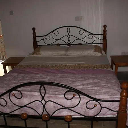 فندق مبيت وإفطار Georgia's House 3*