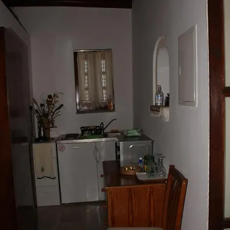 Georgia's House Fyti