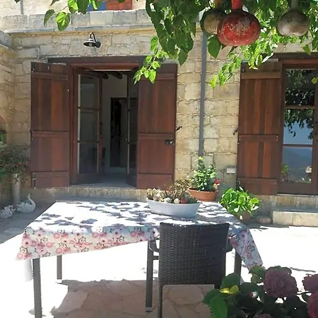 Bed & Breakfast Georgia's House Fyti