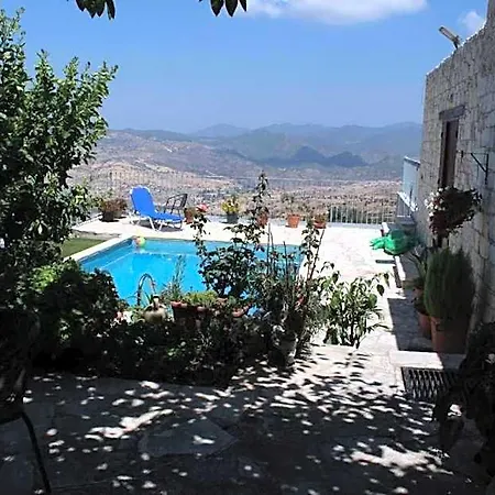 Bed & Breakfast Georgia's House 3*