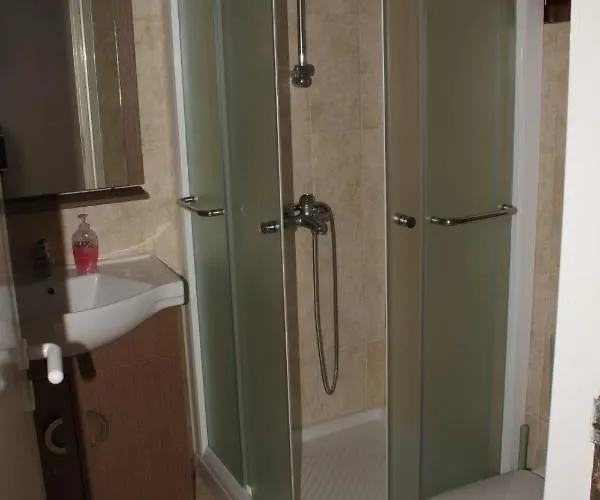 Georgia's House Bed & Breakfast 3*