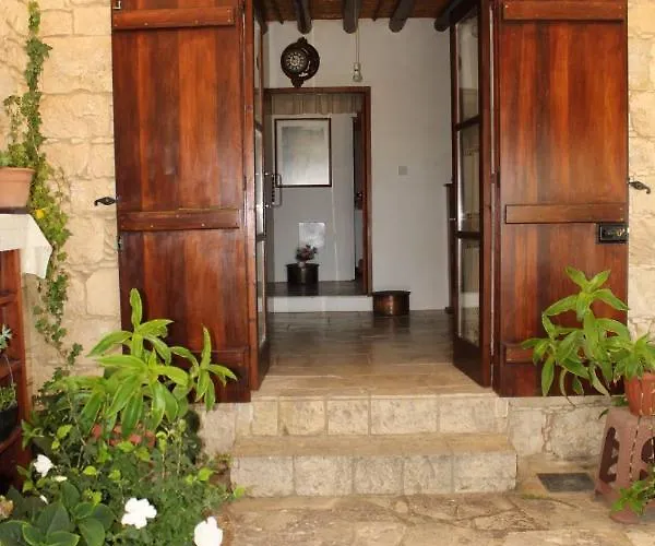 Georgia's House Fyti