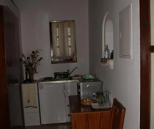 Georgia's House Fyti