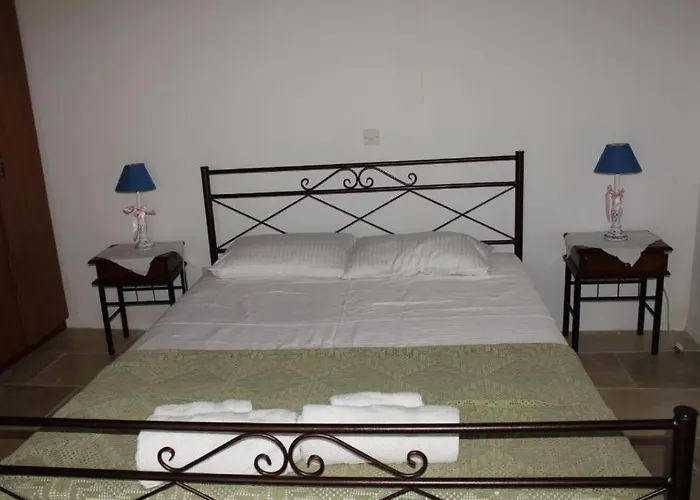 Georgia's House Bed & Breakfast Fyti